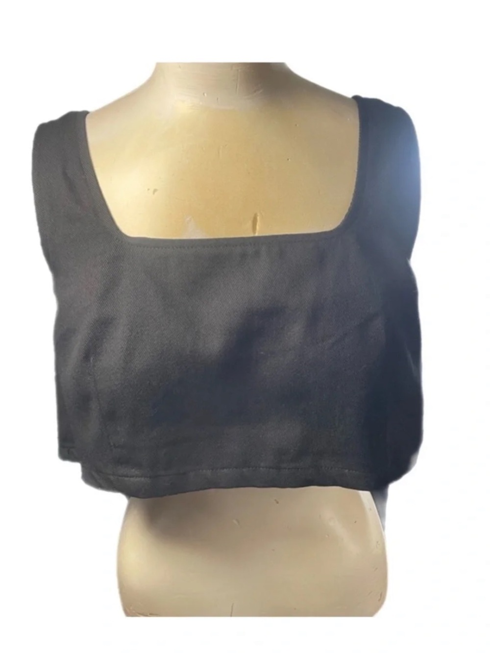 Black Square-Neck Crop Tank Top
